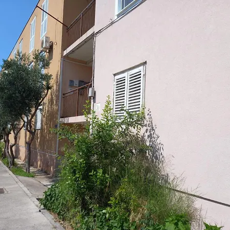 Apartman Zara *